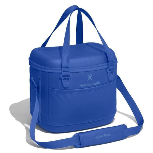 carryouttm-soft-cooler-15-l-f8 12pco382_carryout_cooler_15l_capri_blue_angled_1.jpg