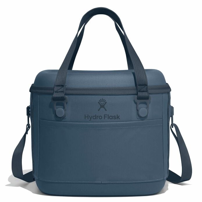 carryouttm-soft-cooler-15-l-f8 12pco384-carryout-cooler-15l-harbor-blue-straight_1.jpg