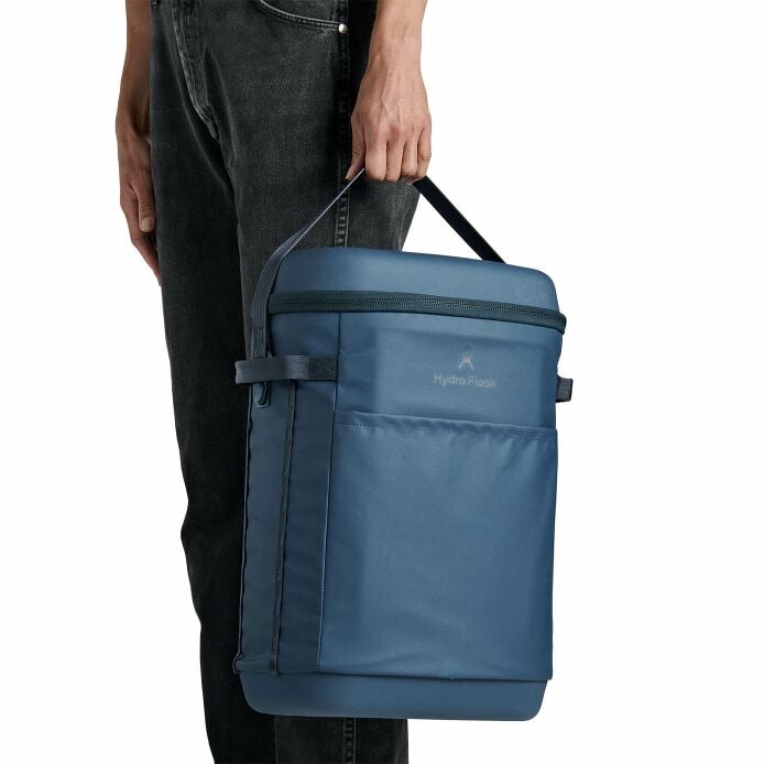 carryouttm-backpack-22-l-u1 250815_hydro_s26_hb_14597_6.jpg