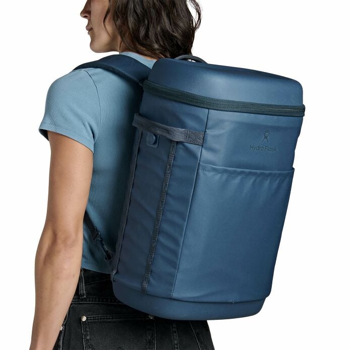carryouttm-backpack-22-l-u1 250815_hydro_s26_hb_14605_7.jpg