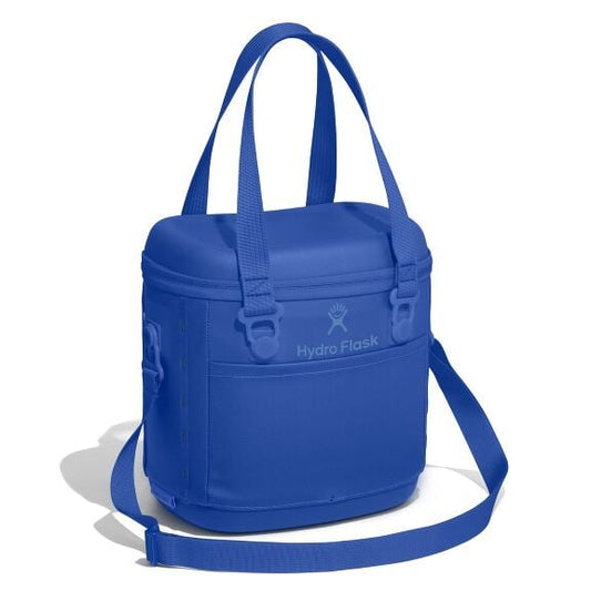carryouttm-soft-cooler-10-l-c8 6pco382_carryout_cooler_10l_capri_blue_angled_1.jpg