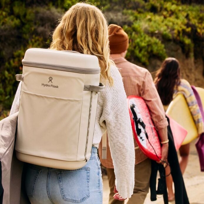 carryouttm-backpack-22-l-u1 hf_carryout_bouwer_d1_l1_torrey_pines_lifestyle_0974_2.jpg