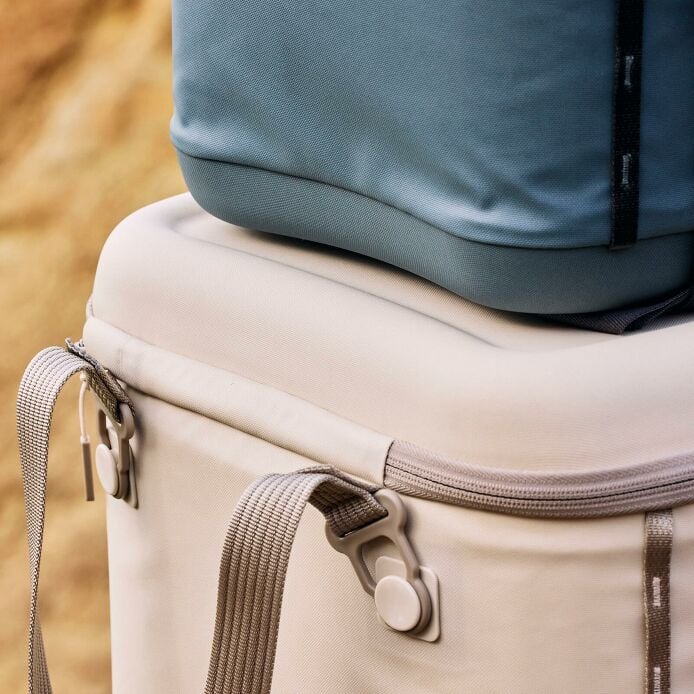 carryouttm-soft-cooler-30-l-r0 hf_carryout_bouwer_d1_l1_torrey_pines_still_life_0381_1_6.jpg