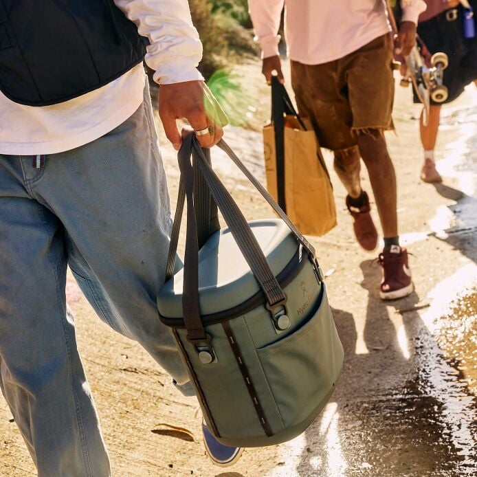 carryouttm-soft-cooler-10-l-c8 hf_carryout_bouwer_d2_l3_skate_ditch_3744_5.jpg