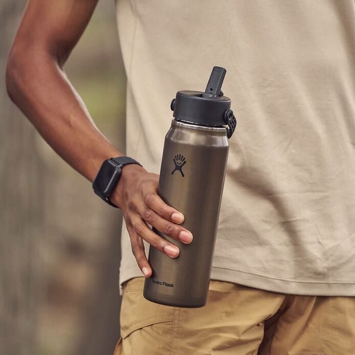 32-oz-lightweight-flex-straw-bottle-p1 hf_s26_lightweight_mcinnis_6345_2_3.jpg