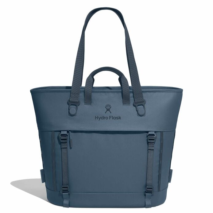 carryouttm-soft-cooler-tote-30-l-m5 maxiit384-carryout-tote-30l-harbor-blue-straight.jpg